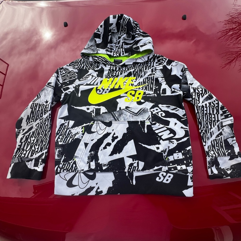 Nike Dri-Fit Hoodie. Used Like New. Youth sz 8/Medium